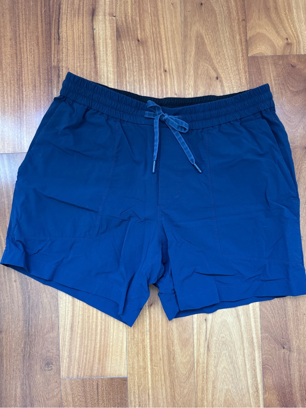 Lululemon Men’s 5” Shorts Navy Blue Size Large Athletic